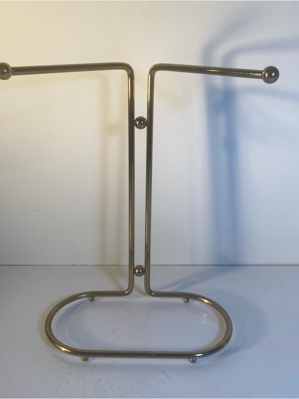 Vintage MCM Gold Tone Metal Hand Towel Rack Bathroom Display 
10.5” Height